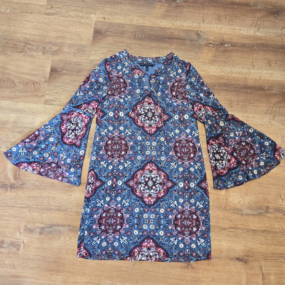White House Black Market Gray Red Burgundy Long Bell Sleeve Dress Small